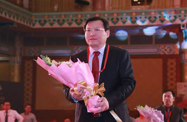 全球湘商高峰論壇暨第七屆中國(guó)湘商風(fēng)云榜在京揭榜—王五星董事長(zhǎng)被授予“全球湘商十大風(fēng)云人物”